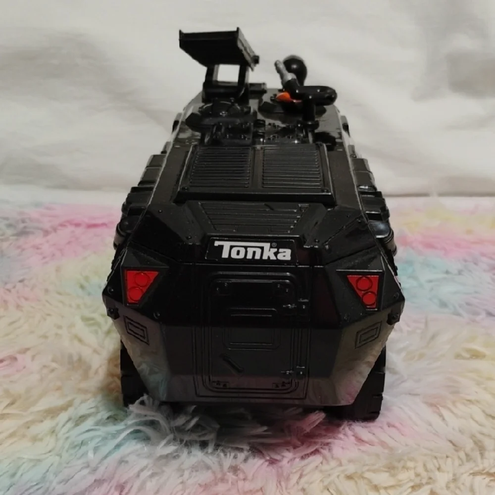(#50) 2014 Tonka Black S.W.A.T. Tactical Armored Vehicle Toy Works Great